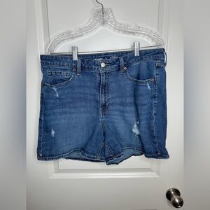 Old Navy Women's Kallie High-Rise Curvy OG Straight Cut-Off Shorts Size 16